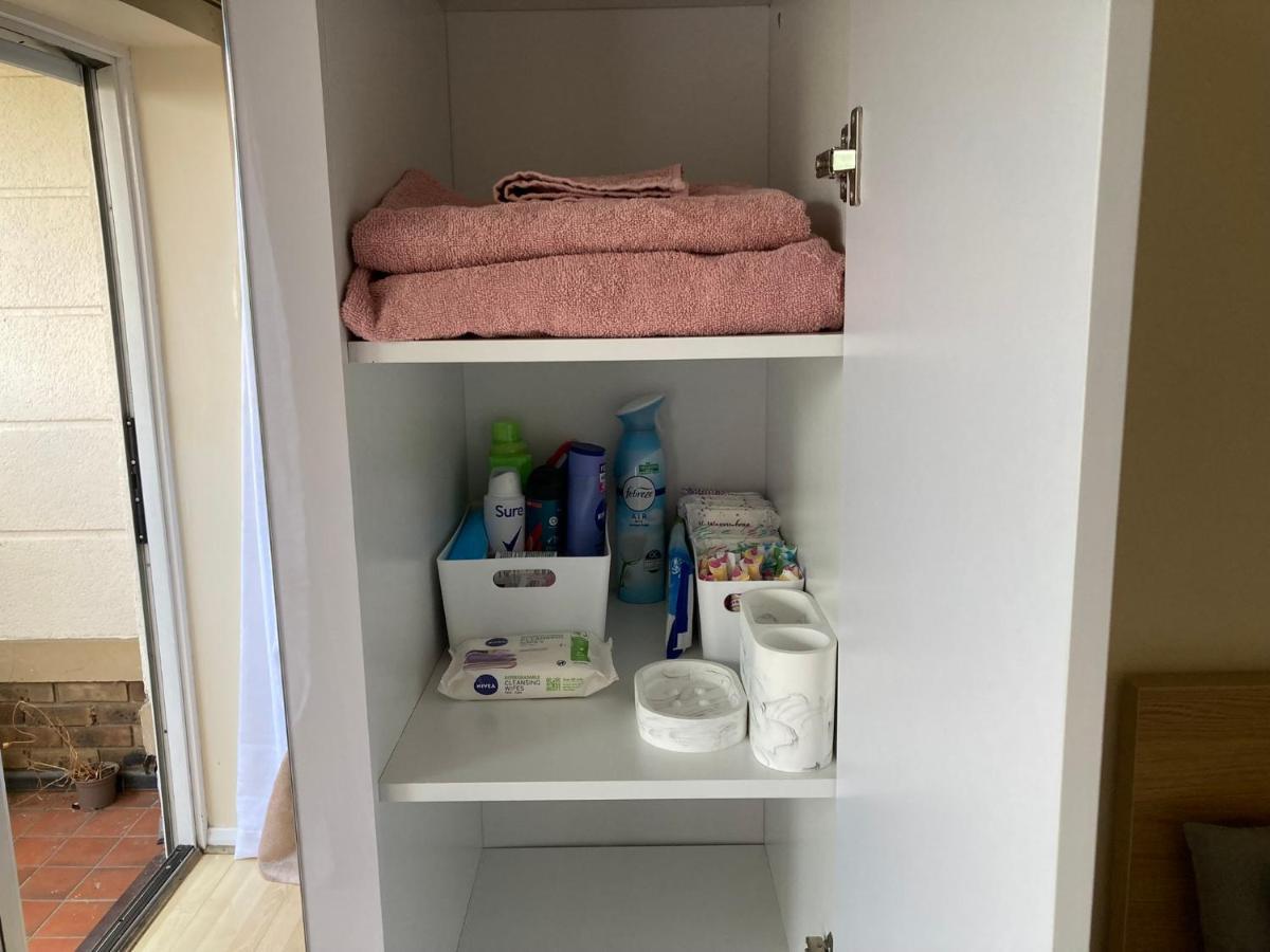 Comfortable Room With Private Balcony And Shared House London Exteriör bild